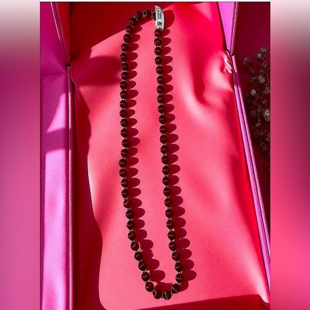 Korean silk thread maroon necklace w/gold bead spacers 📿